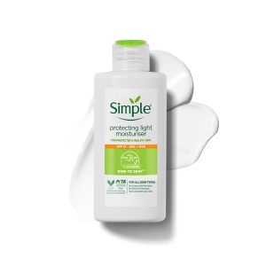 Simple Kind To Skin Protecting Light Moisturiser 125 ml | SPF 15- UVA+UVB | For Protected & Healthy Skin | For All Skin Types